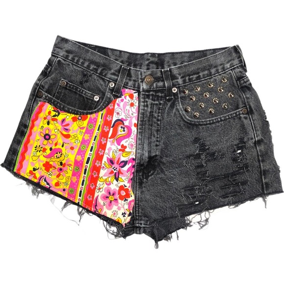 Gap Denim (31) VINTAGE 90s Black Easy Fit Floral Patch Studd Cut Off Jean Shorts - Picture 6 of 11